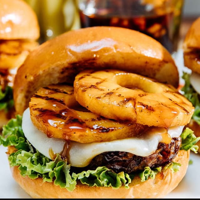 B16. Wavy Hawaiian Burger.